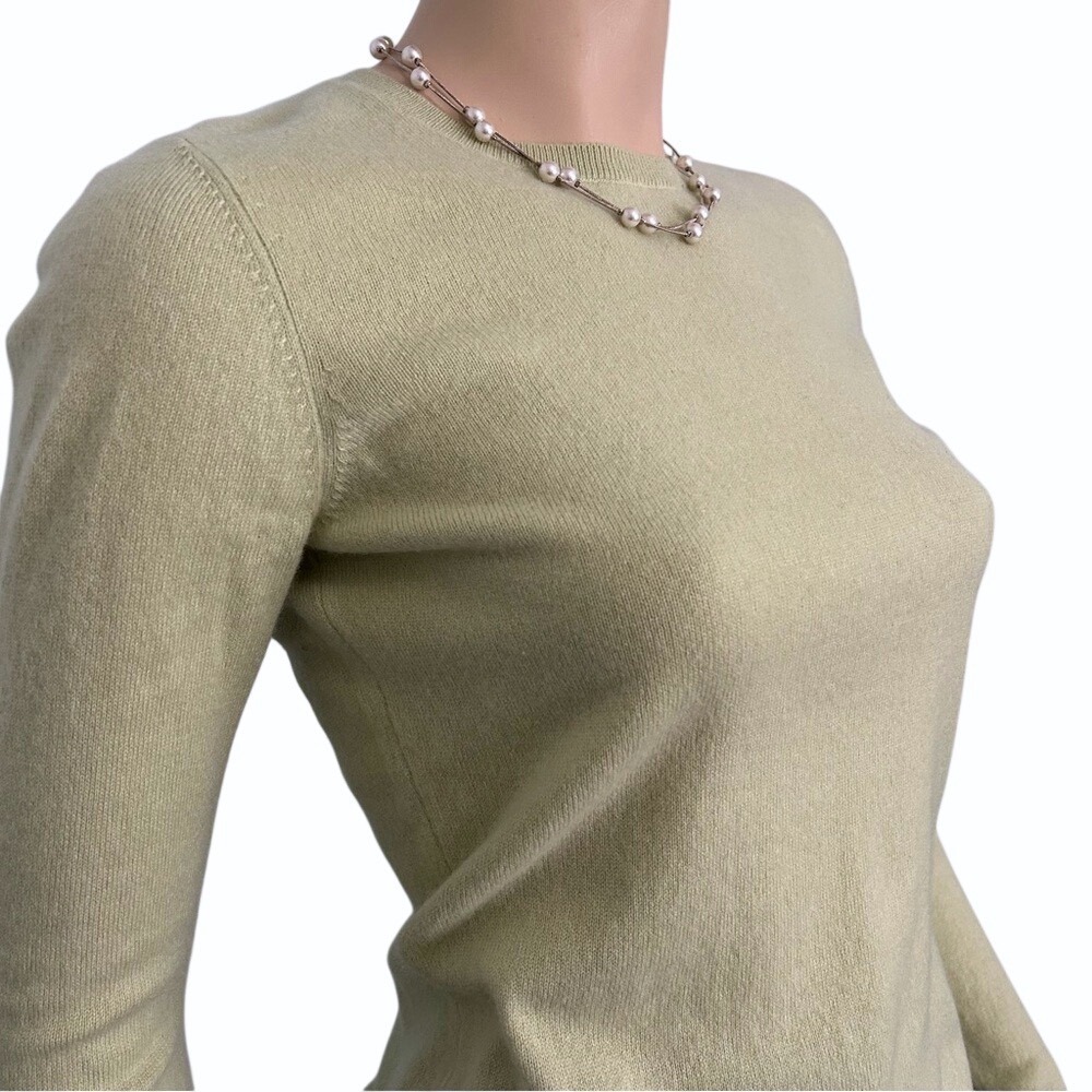 Ann Taylor Cashmere pistachio green small crewneck long sleeve sweater - Picture 2 of 6